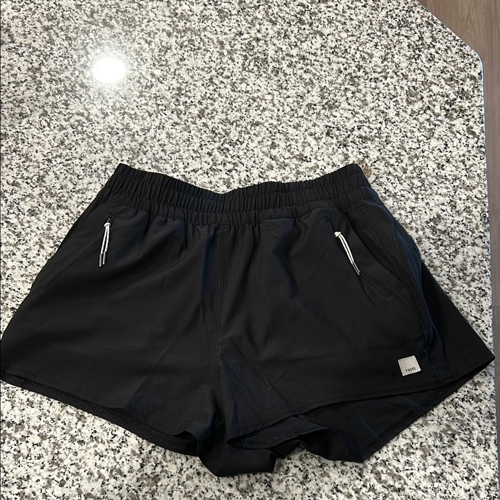 Black dash vuori Women's Shorts
